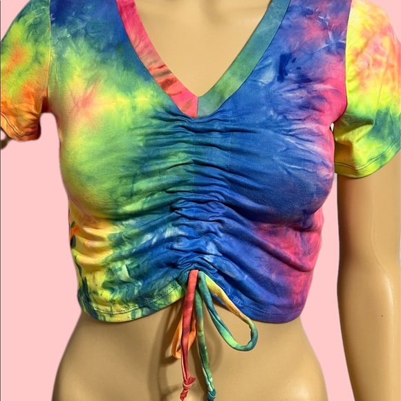 Buttery Soft Shorts & Crop Top - Picture 12 of 12